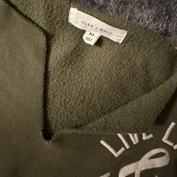 Live laugh whiskey cropped slouchy olive colored sweatshirt - Picture 4 of 4